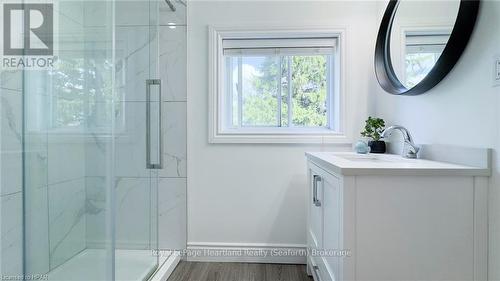 14782 Sixteen Mile Road, Middlesex Centre, ON - Indoor Photo Showing Bathroom