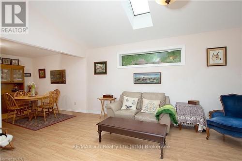 166 Cobourg Street, Stratford, ON - Indoor Photo Showing Living Room