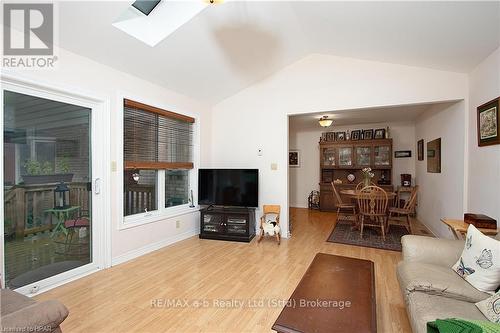 166 Cobourg Street, Stratford, ON - Indoor Photo Showing Living Room