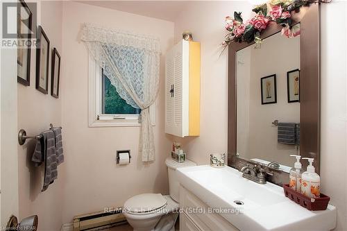 166 Cobourg Street, Stratford, ON - Indoor Photo Showing Bathroom