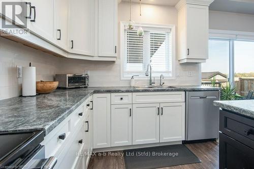 36 Ahrens Drive, Stratford (Downie), ON - Indoor Photo Showing Kitchen With Upgraded Kitchen