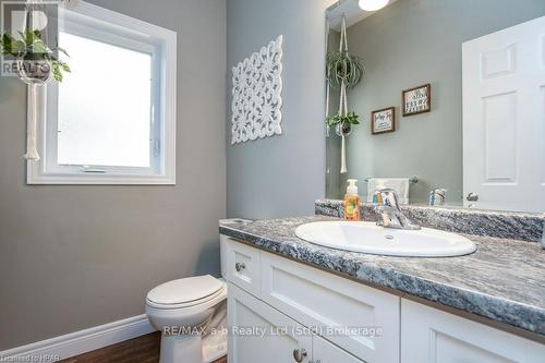 36 Ahrens Drive, Stratford (Downie), ON - Indoor Photo Showing Bathroom