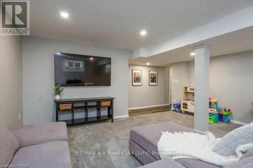 36 Ahrens Drive, Stratford (Downie), ON - Indoor Photo Showing Living Room