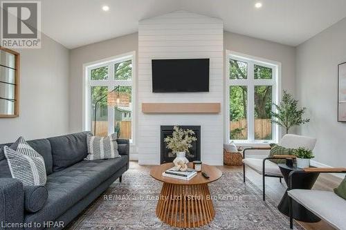 6 Diamond Street, East Zorra-Tavistock (Tavistock), ON - Indoor Photo Showing Living Room With Fireplace