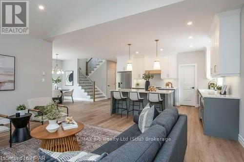 6 Diamond Street, East Zorra-Tavistock (Tavistock), ON - Indoor Photo Showing Living Room