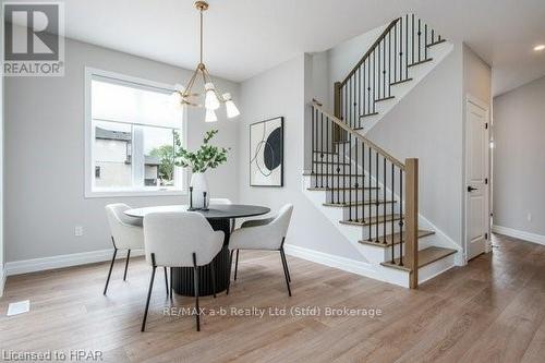 6 Diamond Street, East Zorra-Tavistock (Tavistock), ON - Indoor Photo Showing Dining Room