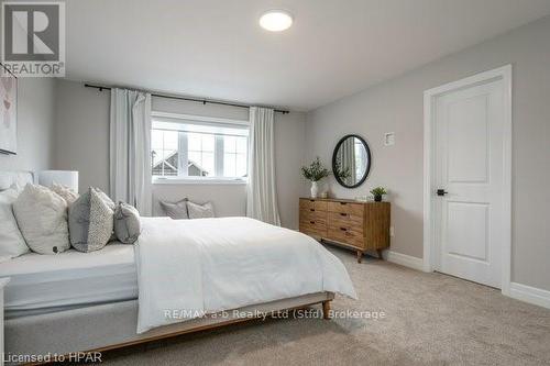 6 Diamond Street, East Zorra-Tavistock (Tavistock), ON - Indoor Photo Showing Bedroom