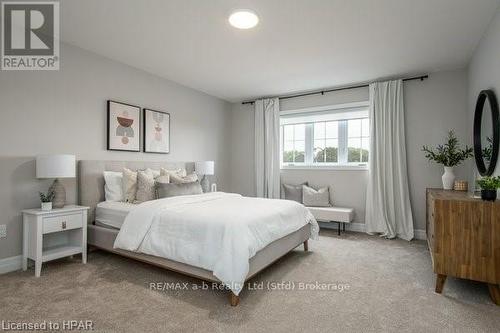 6 Diamond Street, East Zorra-Tavistock (Tavistock), ON - Indoor Photo Showing Bedroom