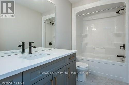 6 Diamond Street, East Zorra-Tavistock (Tavistock), ON - Indoor Photo Showing Bathroom