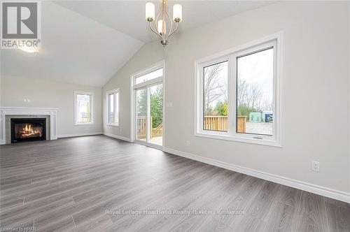 19 Blfs Vw Boulevard, Ashfield-Colborne-Wawanosh (Colborne), ON - Indoor Photo Showing Other Room With Fireplace