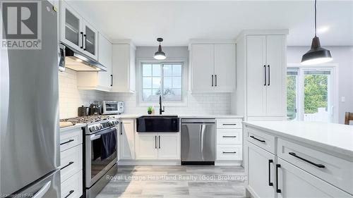 56 Albert Street, West Perth (Mitchell), ON - Indoor Photo Showing Kitchen With Stainless Steel Kitchen With Upgraded Kitchen