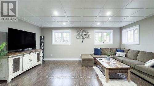 56 Albert Street, West Perth (Mitchell), ON - Indoor Photo Showing Living Room