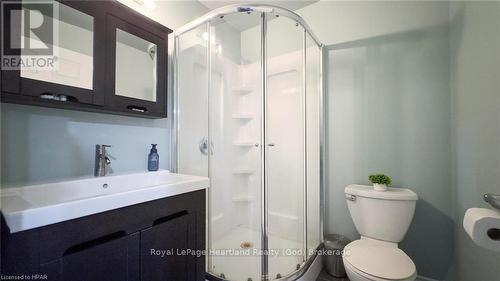 56 Albert Street, West Perth (Mitchell), ON - Indoor Photo Showing Bathroom