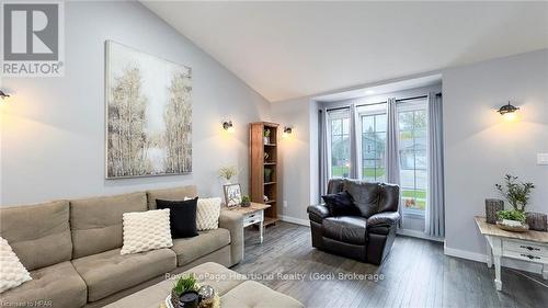 56 Albert Street, West Perth (Mitchell), ON - Indoor Photo Showing Living Room