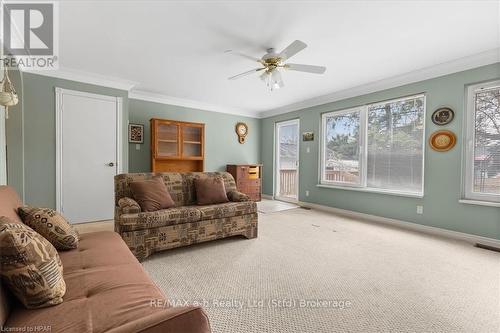 75 Youngs Street, Stratford, ON - Indoor Photo Showing Living Room