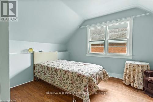 75 Youngs Street, Stratford, ON - Indoor Photo Showing Bedroom