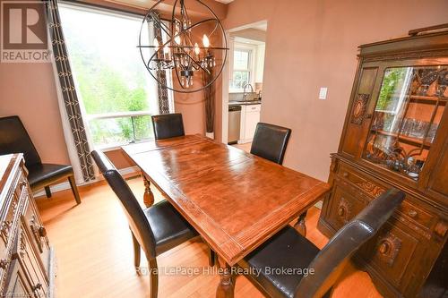 39 Park Lane Drive, Stratford, ON - Indoor Photo Showing Dining Room