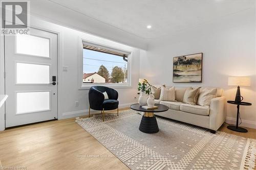 161 Smith St, North Perth (Monkton), ON - Indoor Photo Showing Living Room