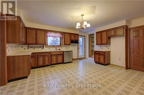 311371 Hwy 6, Southgate, ON - Indoor Photo Showing Kitchen