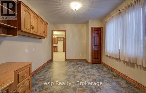 311371 Hwy 6, Southgate, ON - Indoor Photo Showing Other Room