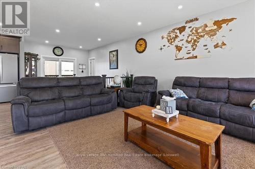 43830 Cranbrook Road, Huron East (Grey), ON - Indoor Photo Showing Living Room