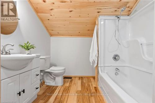 790 Garafraxa Street N, West Grey (Durham), ON - Indoor Photo Showing Bathroom