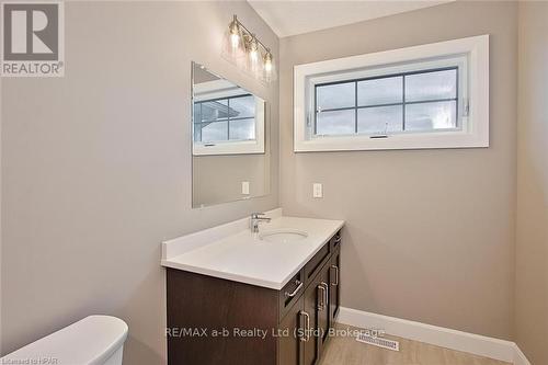 16 Linda Drive, Huron East (Seaforth), ON - Indoor Photo Showing Bathroom