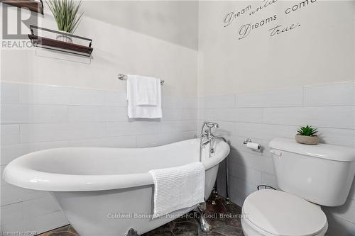 88 St David Street, Goderich (Goderich (Town)), ON - Indoor Photo Showing Bathroom