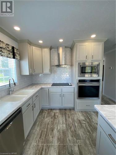 211 Spruce Drive, West Grey, ON - Indoor Photo Showing Kitchen