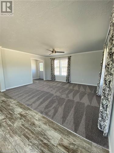 211 Spruce Drive, West Grey, ON - Indoor Photo Showing Other Room