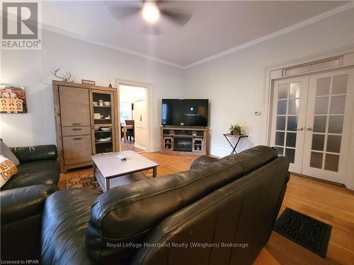 218 Shuter Street, North Huron (Wingham), ON - Indoor Photo Showing Living Room