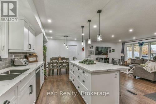 25 Finlayson Drive, Zorra (Thamesford), ON - Indoor Photo Showing Kitchen With Double Sink With Upgraded Kitchen