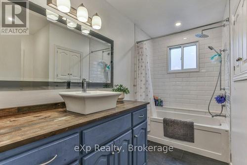 25 Finlayson Drive, Zorra (Thamesford), ON - Indoor Photo Showing Bathroom