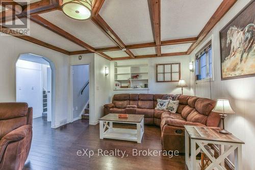 25 Finlayson Drive, Zorra (Thamesford), ON - Indoor Photo Showing Living Room