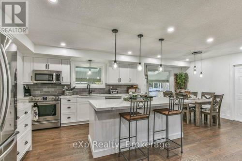 25 Finlayson Drive, Zorra (Thamesford), ON - Indoor Photo Showing Kitchen With Upgraded Kitchen