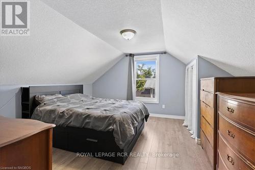 33 Mill Street, Minto (Harriston), ON - Indoor Photo Showing Bedroom