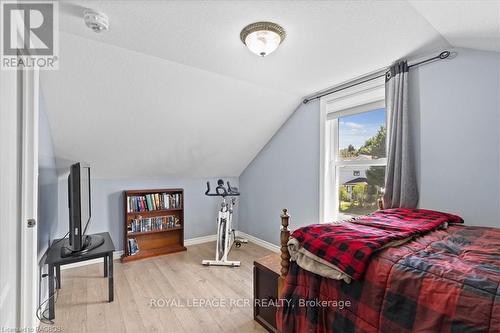 33 Mill Street, Minto (Harriston), ON - Indoor Photo Showing Bedroom