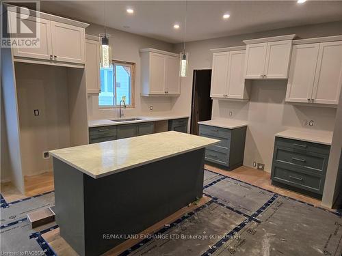 784 Campbell Avenue, Kincardine, ON - Indoor Photo Showing Kitchen