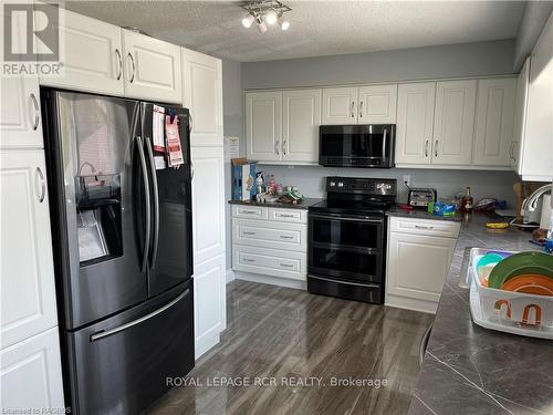 2 Sanctuary Street, Kincardine, ON - Indoor Photo Showing Kitchen