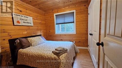 73 Larsen Cove Road, Northern Bruce Peninsula, ON - Indoor Photo Showing Bedroom