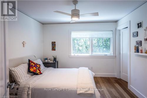 9 Hemlock Street, Saugeen Shores (South Bruce Peninsula), ON - Indoor Photo Showing Bedroom