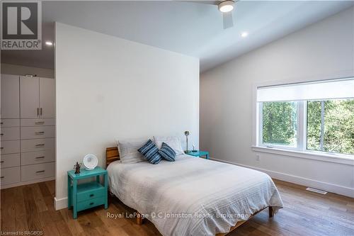 9 Hemlock Street, Saugeen Shores (South Bruce Peninsula), ON - Indoor Photo Showing Bedroom