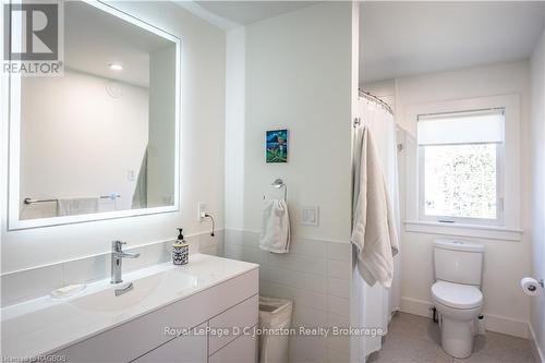 9 Hemlock Street, Saugeen Shores (South Bruce Peninsula), ON - Indoor Photo Showing Bathroom