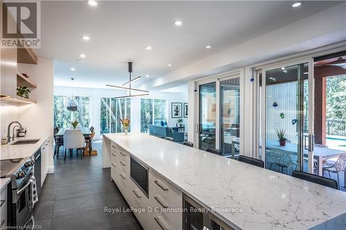 9 Hemlock Street, Saugeen Shores (South Bruce Peninsula), ON - Indoor Photo Showing Kitchen With Upgraded Kitchen