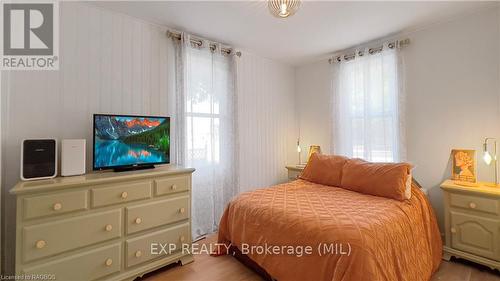 103 Albert Street N, Goderich, ON - Indoor Photo Showing Bedroom