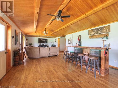 402622 Grey Road 17, Georgian Bluffs, ON - Indoor Photo Showing Dining Room