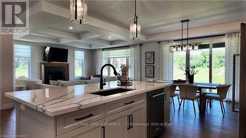 87 Inverness Street N, Kincardine, ON - Indoor Photo Showing Kitchen With Upgraded Kitchen