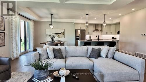 87 Inverness Street N, Kincardine, ON - Indoor Photo Showing Living Room