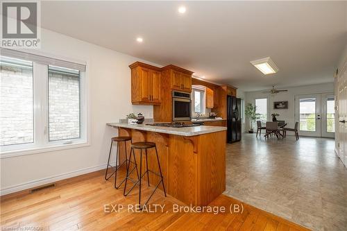 803 23Rd Street E, Owen Sound, ON - Indoor Photo Showing Kitchen