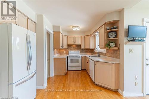 249 George Street, South Bruce Peninsula, ON - Indoor Photo Showing Kitchen